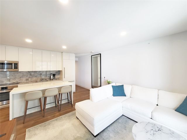 987 Queen Street 1404, Honolulu, HI 96814