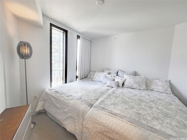 987 Queen Street 1404, Honolulu, HI 96814