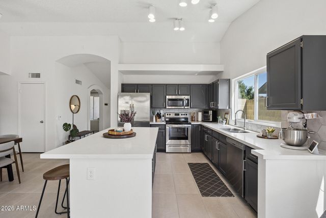 3129 W ROSS Avenue, Phoenix, AZ 85027