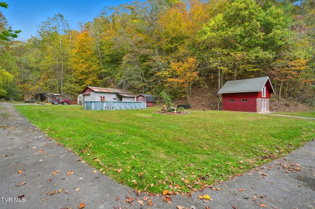 5186 Lick Creek Road, Clinchco, VA 24226