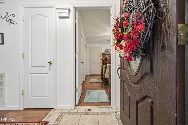 5186 Lick Creek Road, Clinchco, VA 24226