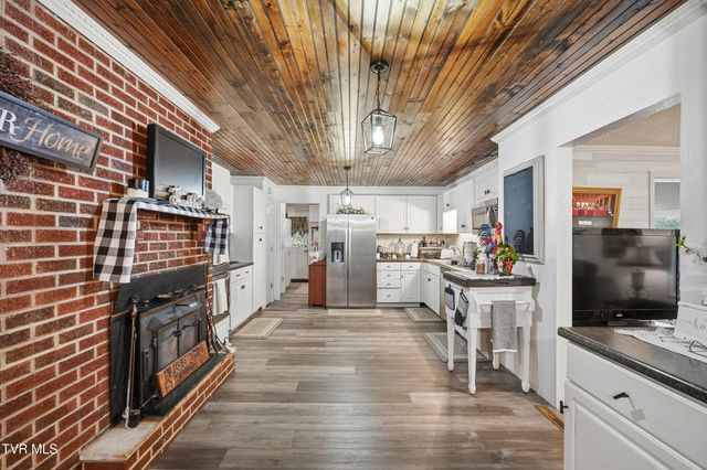 5186 Lick Creek Road, Clinchco, VA 24226