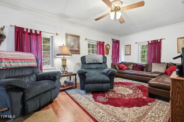 5186 Lick Creek Road, Clinchco, VA 24226