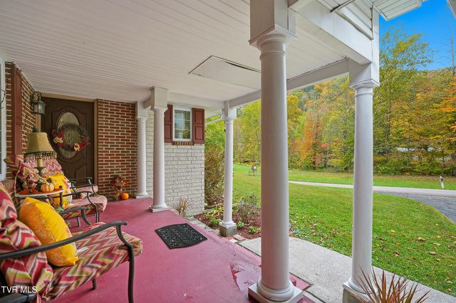 5186 Lick Creek Road, Clinchco, VA 24226