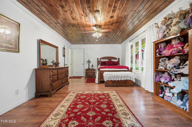 5186 Lick Creek Road, Clinchco, VA 24226