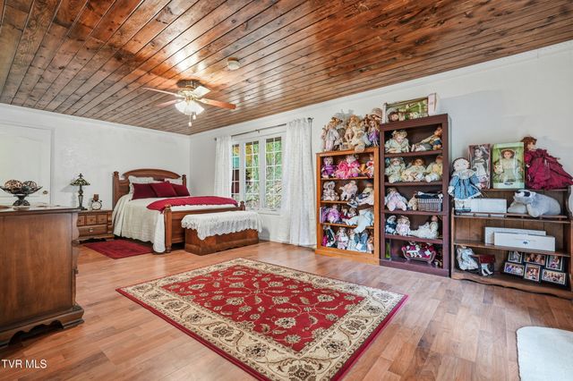 5186 Lick Creek Road, Clinchco, VA 24226