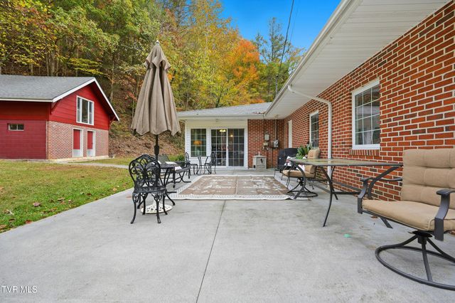 5186 Lick Creek Road, Clinchco, VA 24226