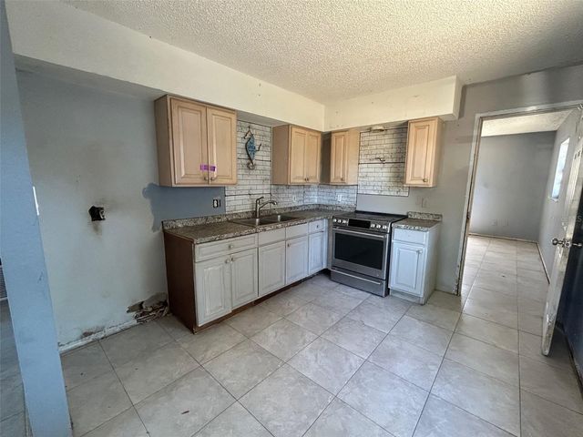 1508 54TH AVENUE DRIVE W, Bradenton, FL 34207