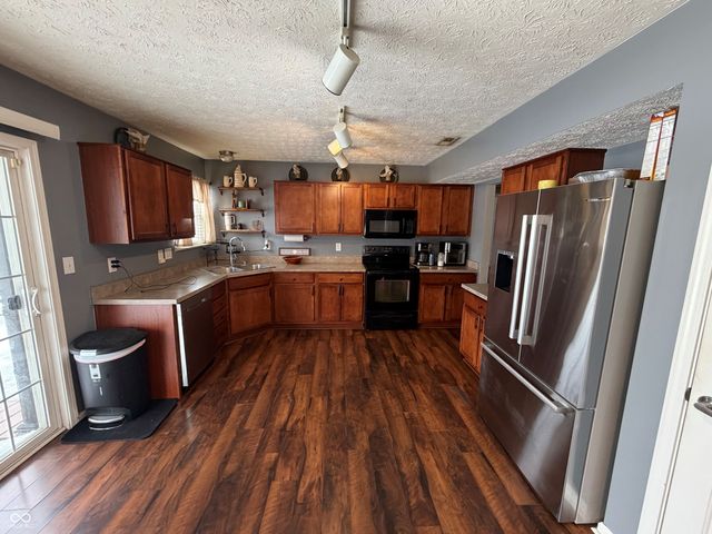 7601 Pipestone Drive, Indianapolis, IN 46217