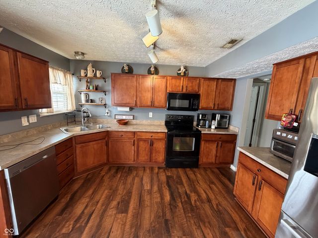 7601 Pipestone Drive, Indianapolis, IN 46217