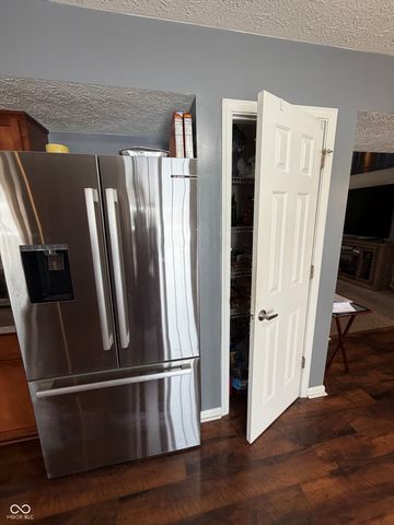 7601 Pipestone Drive, Indianapolis, IN 46217