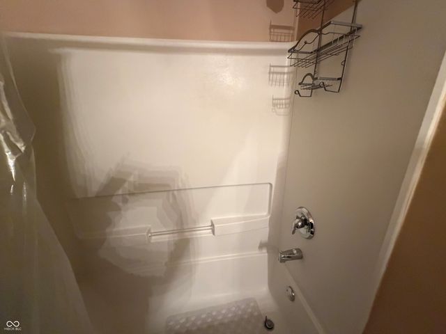 7601 Pipestone Drive, Indianapolis, IN 46217