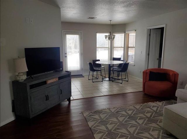 2317 E Sycamore Drive, Stillwater, OK 74075