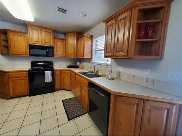 2317 E Sycamore Drive, Stillwater, OK 74075