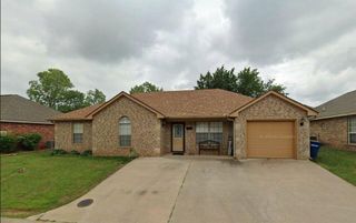 2317 E Sycamore Drive, Stillwater, OK 74075