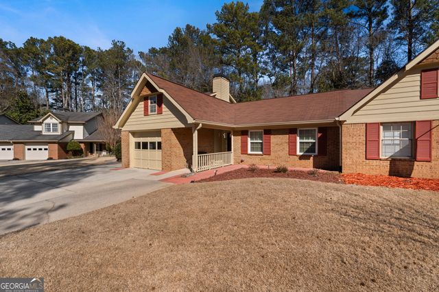 2 Dover Trail, Peachtree City, GA 30269