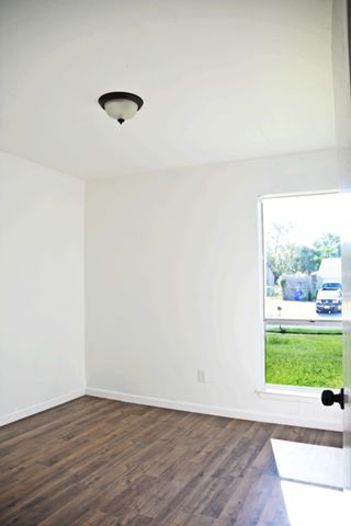 4225 Ambassador Way, Balch Springs, TX 75180