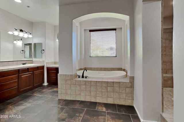 2433 W HORSETAIL Trail, Phoenix, AZ 85085