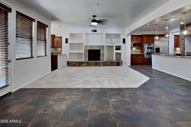 2433 W HORSETAIL Trail, Phoenix, AZ 85085