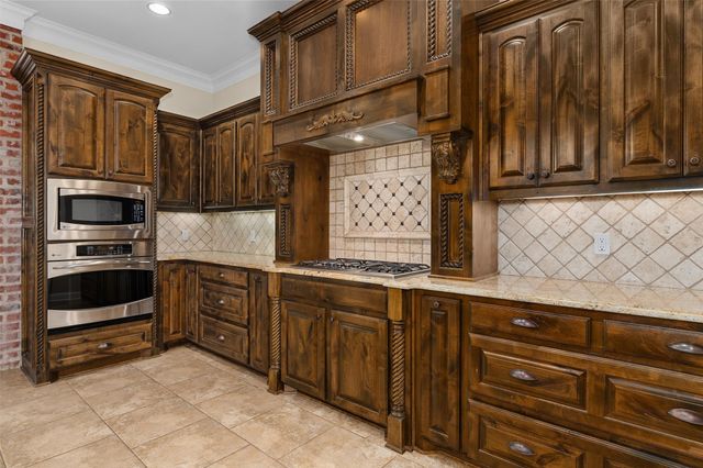806 Chartres Drive, Shreveport, LA 71115
