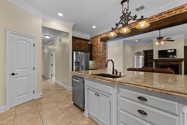 806 Chartres Drive, Shreveport, LA 71115