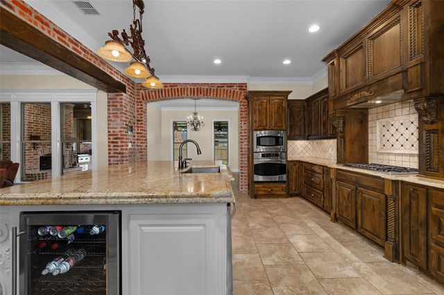 806 Chartres Drive, Shreveport, LA 71115