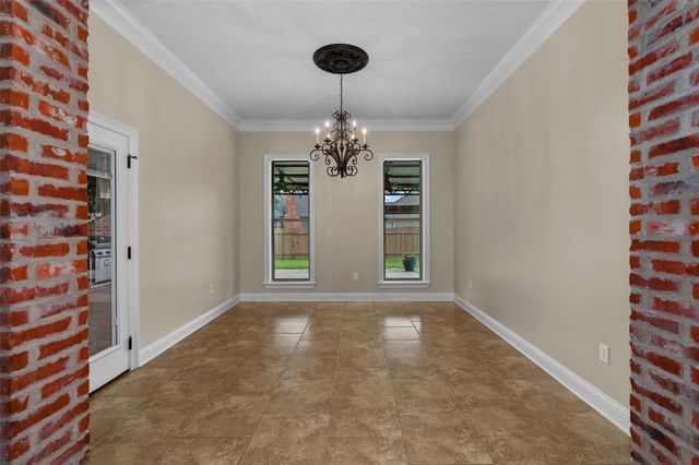 806 Chartres Drive, Shreveport, LA 71115