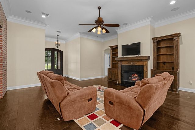 806 Chartres Drive, Shreveport, LA 71115