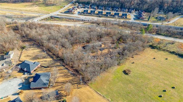 4906 Johnson Road, Springdale, AR 72762