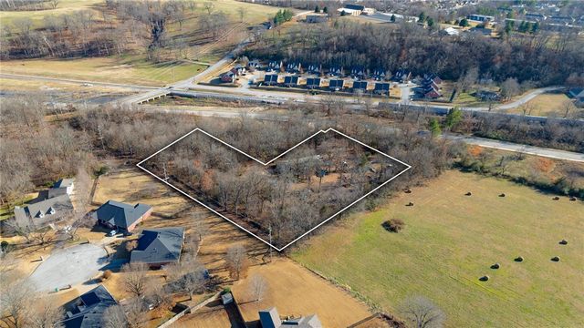 4906 Johnson Road, Springdale, AR 72762