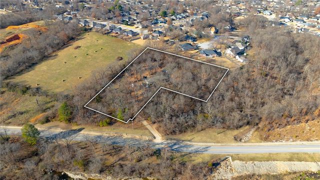 4906 Johnson Road, Springdale, AR 72762