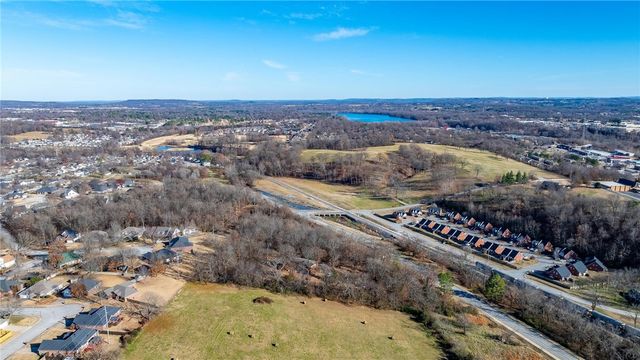 4906 Johnson Road, Springdale, AR 72762