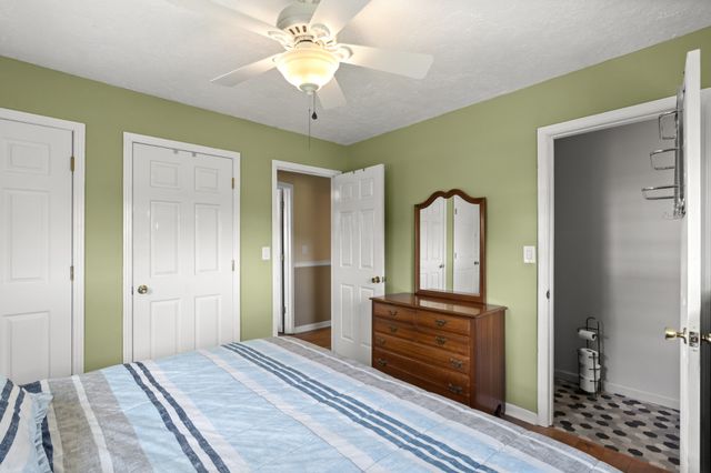 968 Old Nashville Hwy, Mc Ewen, TN 37101