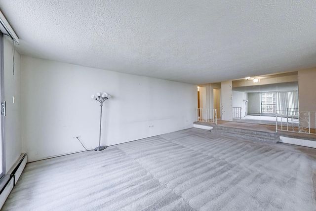 8809 W Golf Road 7F, Niles, IL 60714