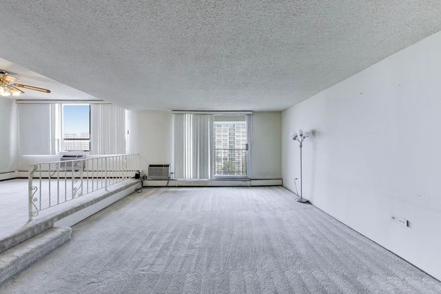 8809 W Golf Road 7F, Niles, IL 60714