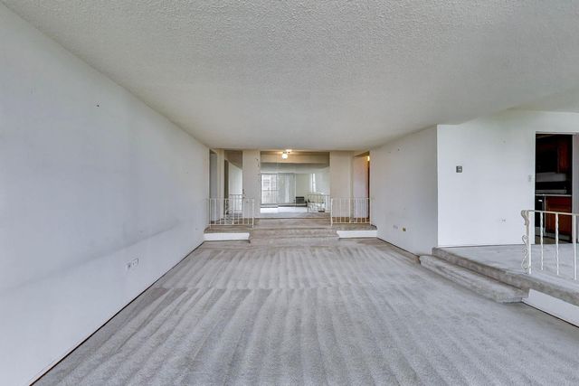 8809 W Golf Road 7F, Niles, IL 60714