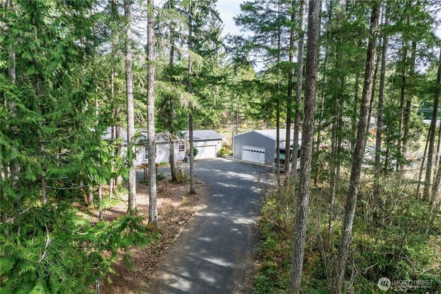 251 N Goldeneye Drive, Hoodsport, WA 98548