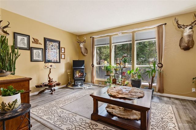 251 N Goldeneye Drive, Hoodsport, WA 98548