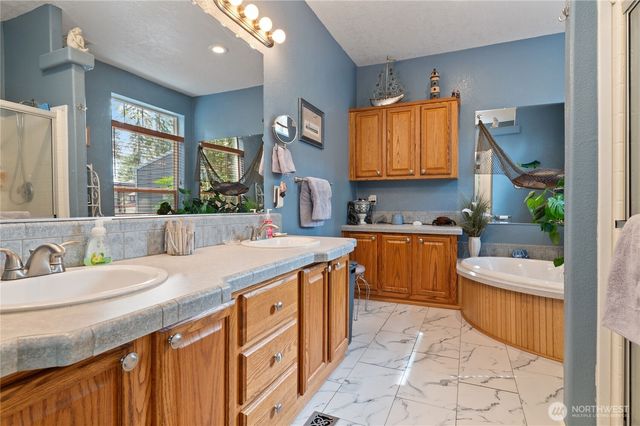 251 N Goldeneye Drive, Hoodsport, WA 98548