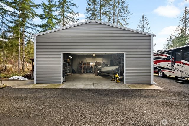251 N Goldeneye Drive, Hoodsport, WA 98548