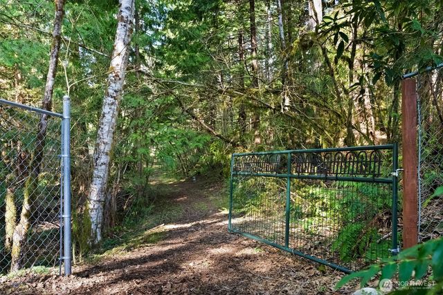 251 N Goldeneye Drive, Hoodsport, WA 98548