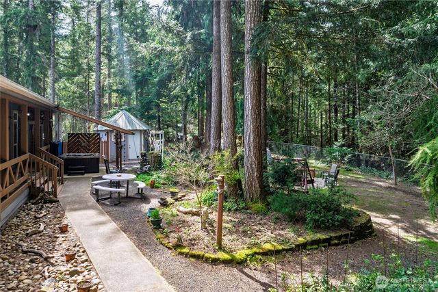 251 N Goldeneye Drive, Hoodsport, WA 98548