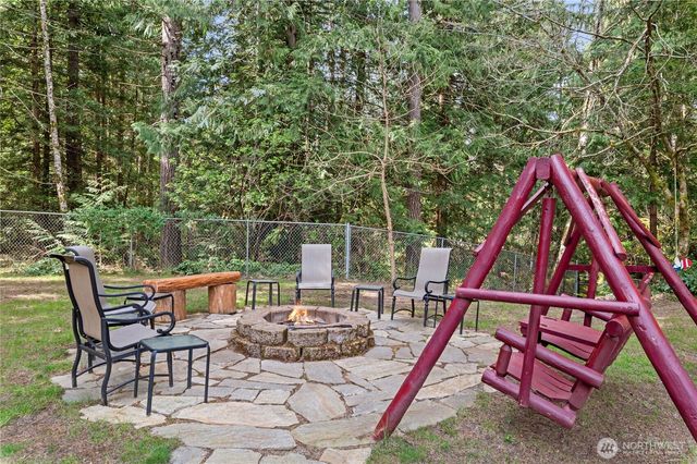 251 N Goldeneye Drive, Hoodsport, WA 98548