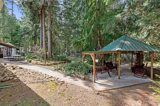 251 N Goldeneye Drive, Hoodsport, WA 98548
