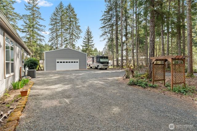 251 N Goldeneye Drive, Hoodsport, WA 98548