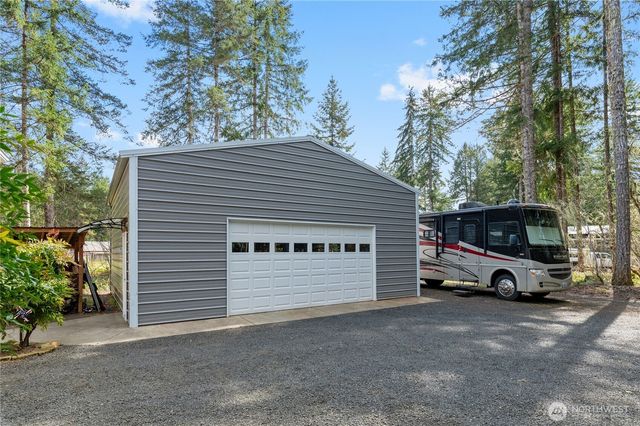 251 N Goldeneye Drive, Hoodsport, WA 98548