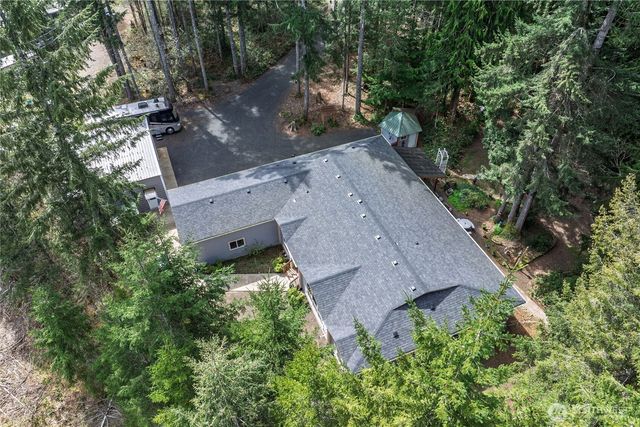 251 N Goldeneye Drive, Hoodsport, WA 98548
