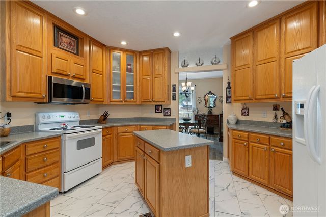 251 N Goldeneye Drive, Hoodsport, WA 98548