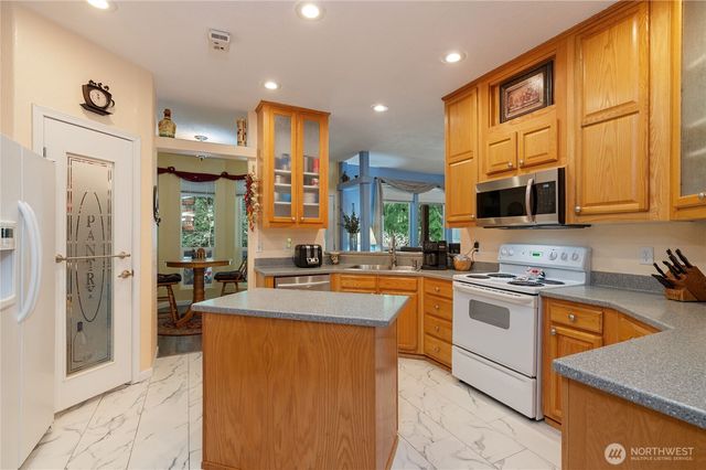 251 N Goldeneye Drive, Hoodsport, WA 98548