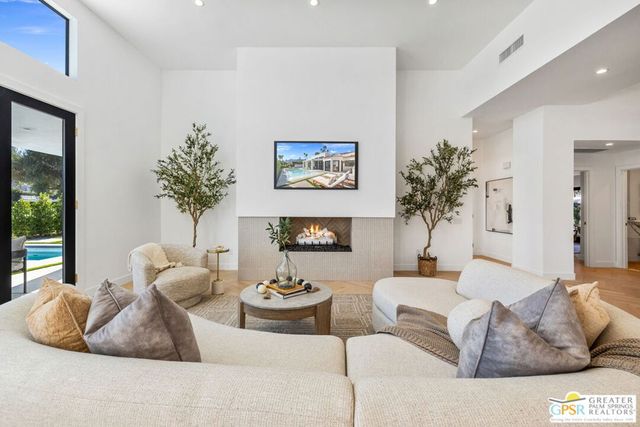 2300 S Calle Palo Fierro, Palm Springs, CA 92264